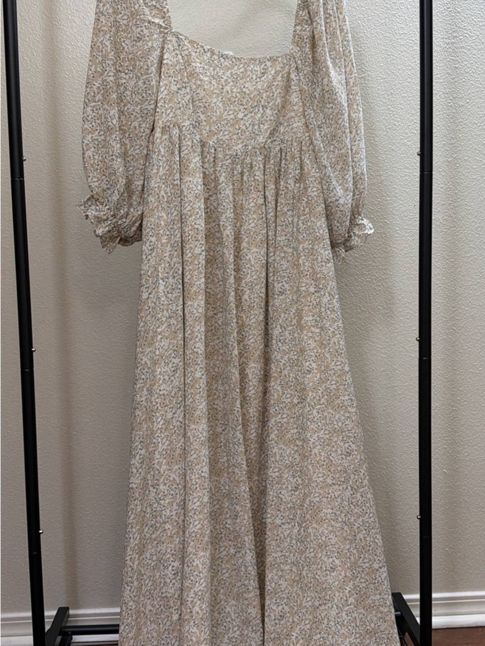 STORIA Neutral Floral Maxi Dress with Puff Sleeves